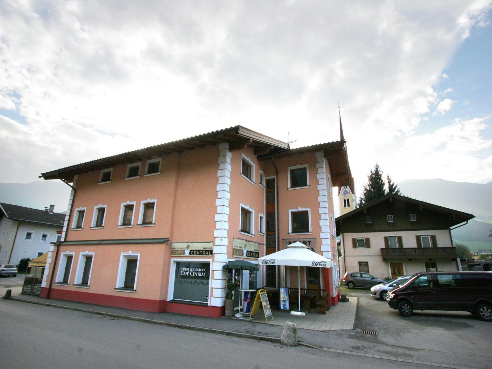 Spacious Apartment In Uderns Near Ski Area Exterior foto