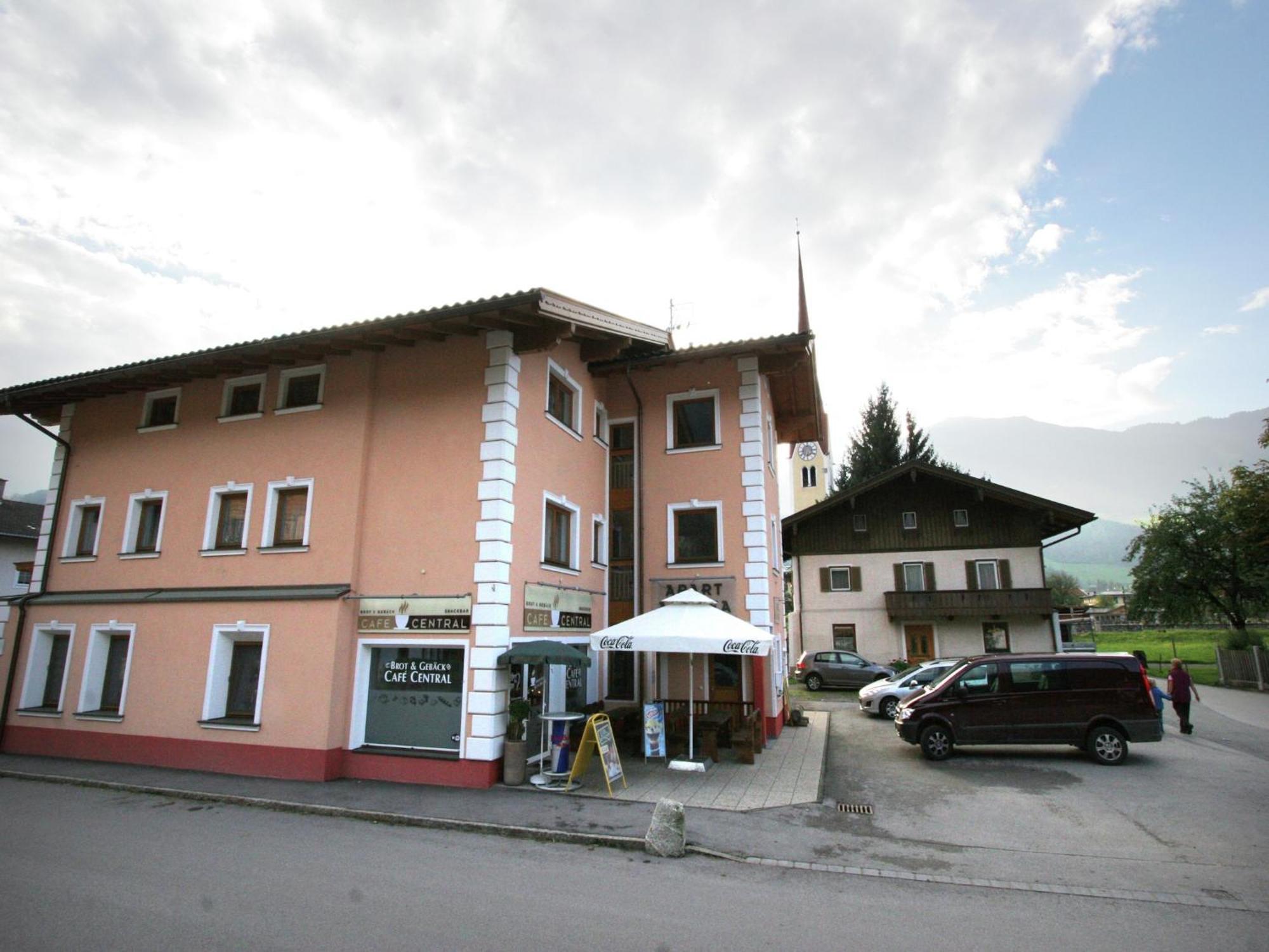 Spacious Apartment In Uderns Near Ski Area Exterior foto